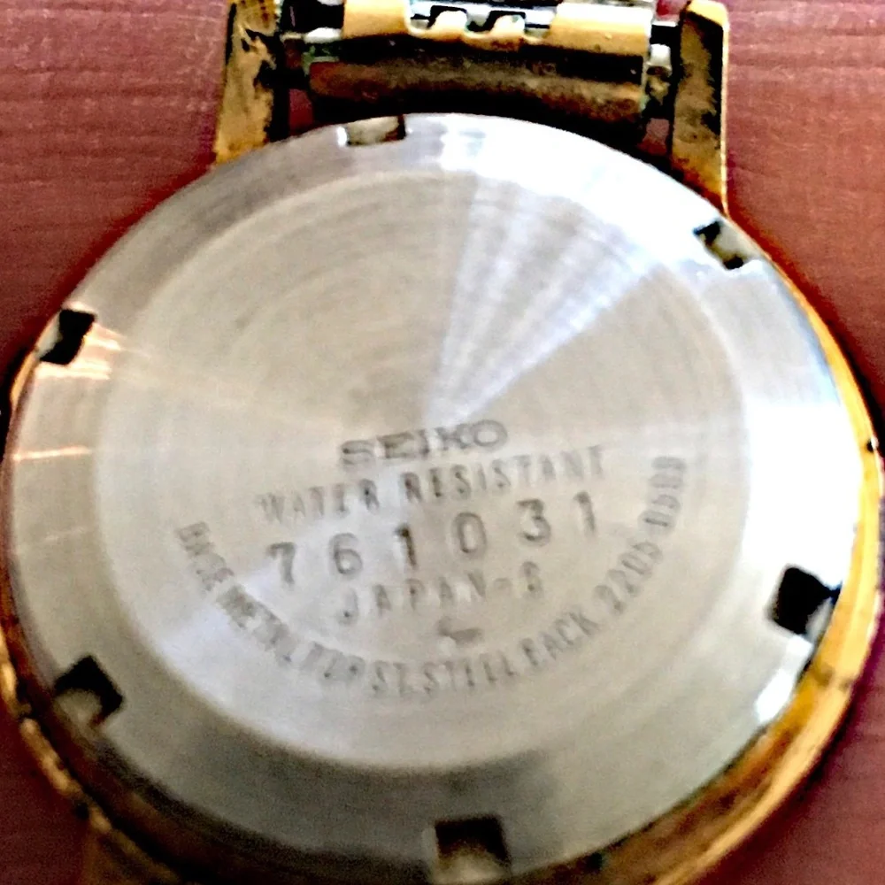 1980s Seiko 17 jewel day watch with original stretch band. Works! - Picture 3 of 9